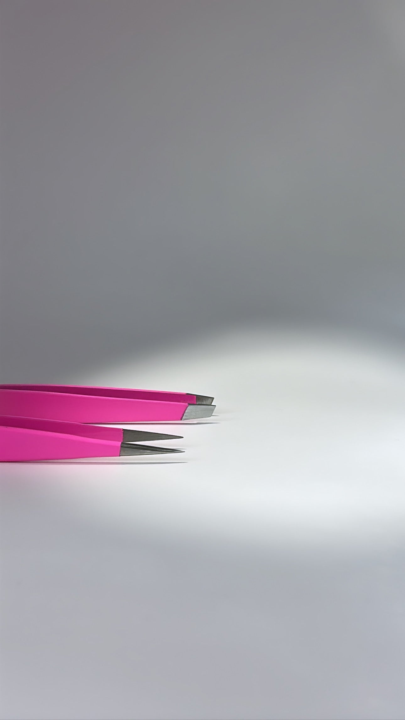 “Clean Me Up” Brow Tweezers